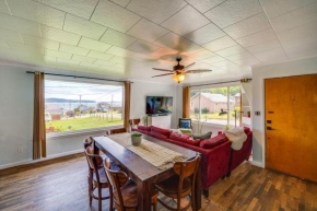 Camano Island Escape with Kayaks and Community Beach!